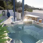 Giannis & Maria Sunset House