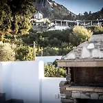 Giannis & Maria Sunset House *