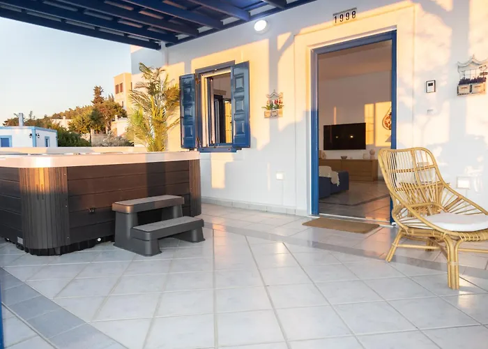 Giannis & Maria Sunset House *