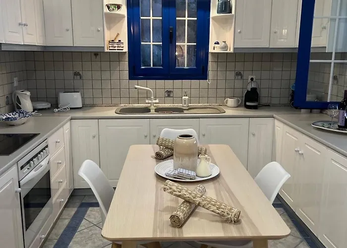 Giannis & Maria Sunset House